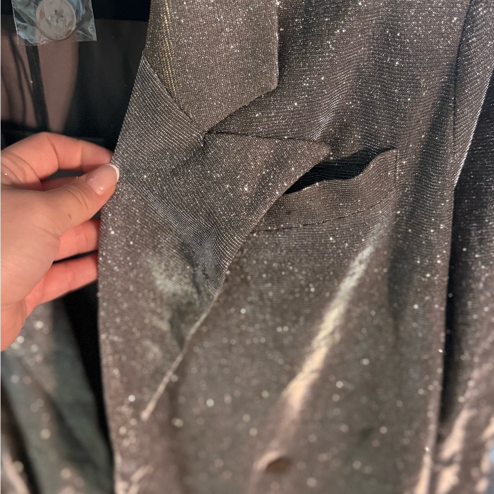 Le Lis NWT Shimmering Silver Women's Blazer - Picture 4 of 5
